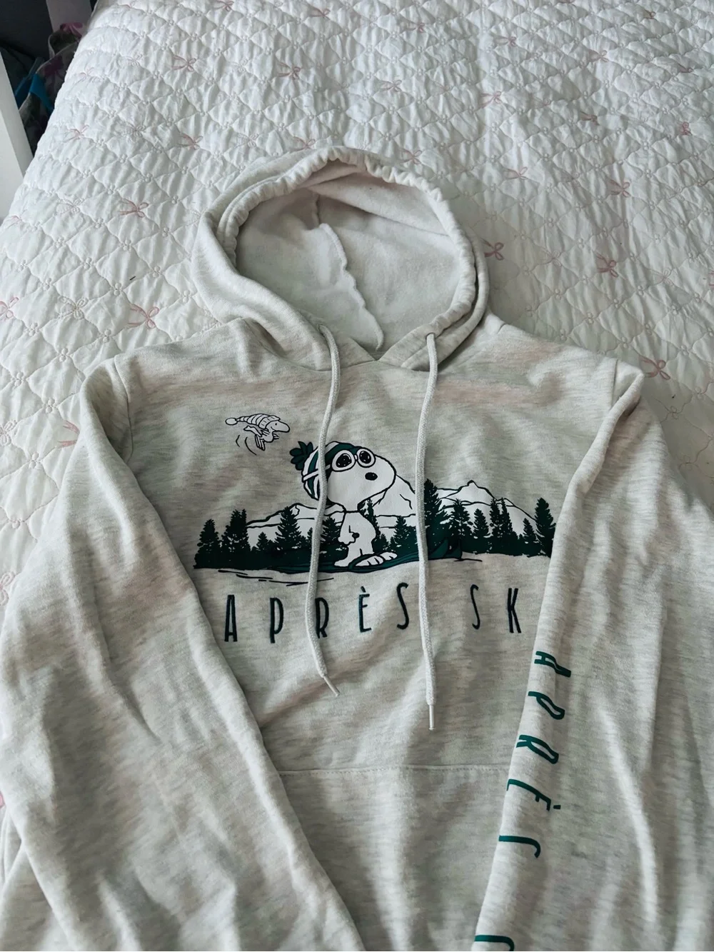 Peanuts •light gray